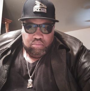 Meet your Posher, Derrick